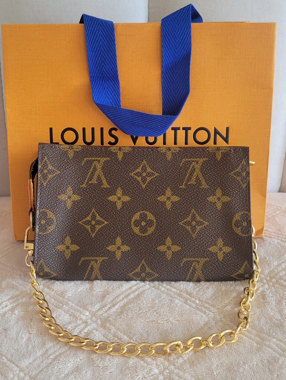 Authentuc Louis Vuitton Monogram Pouch ,serial number :VI0948 - Picture 2 of 13
